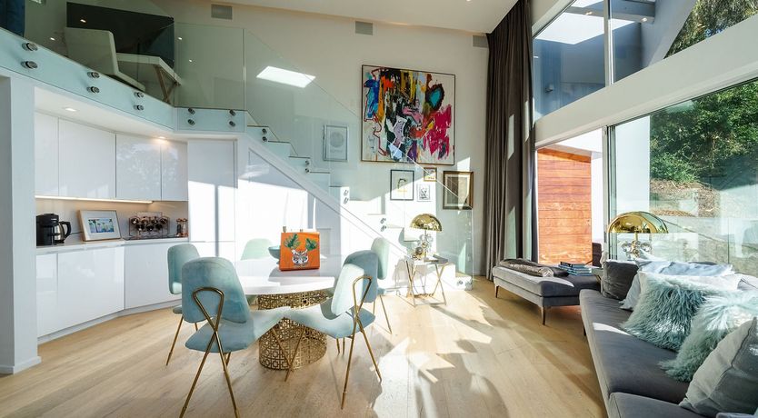 Photo of Golden Glamour