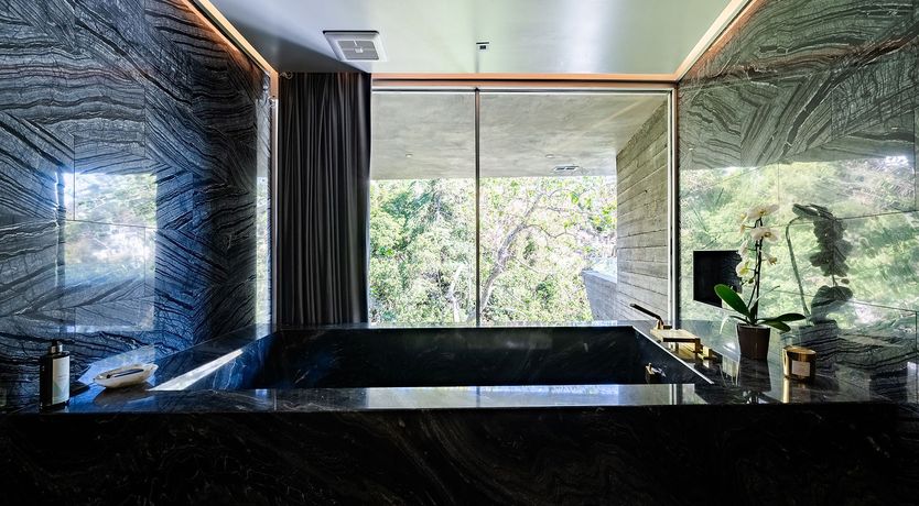 Photo of Golden Glamour