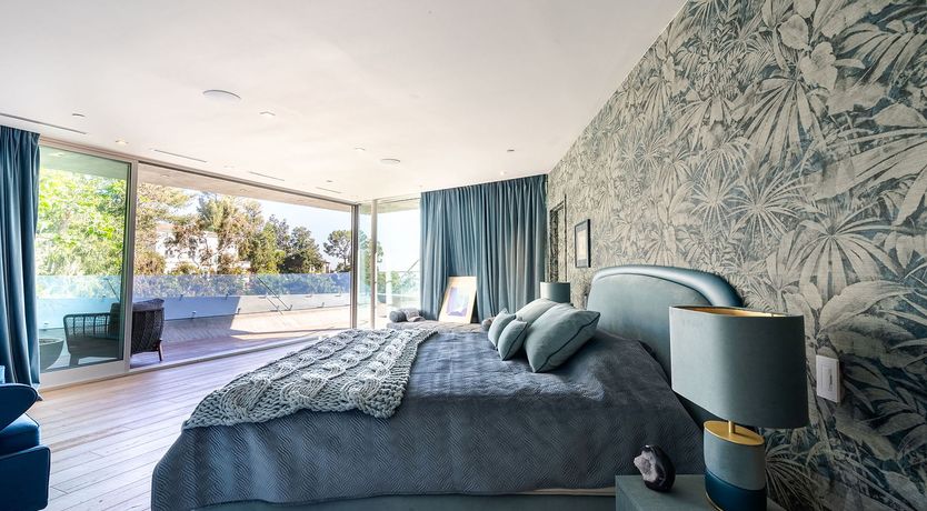 Photo of Golden Glamour