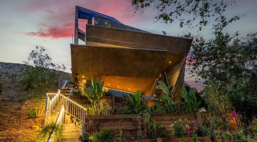 Photo of Golden Glamour