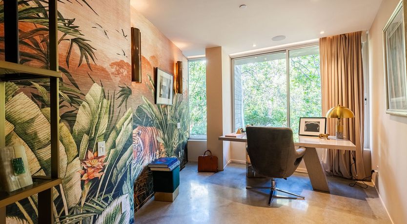 Photo of Golden Glamour