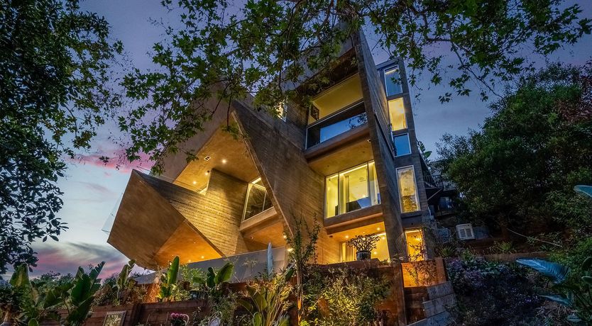 Photo of Golden Glamour