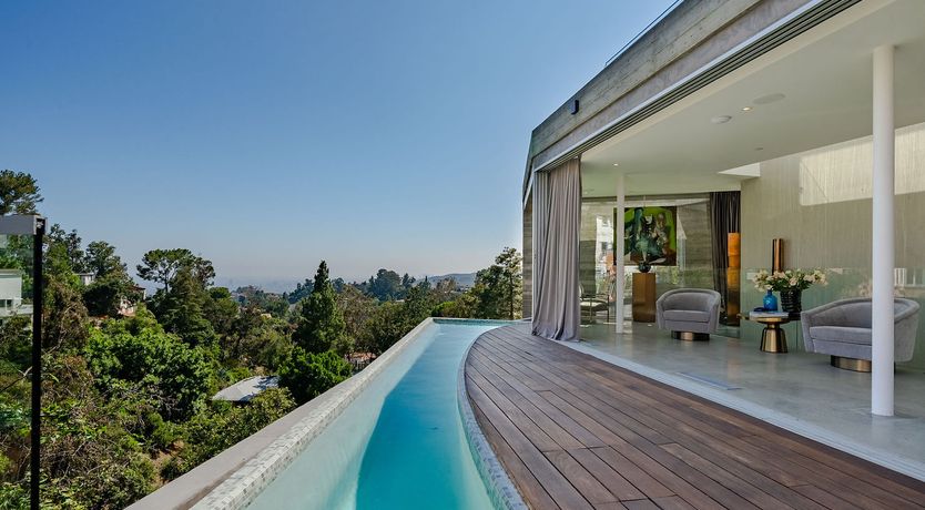 Photo of Golden Glamour