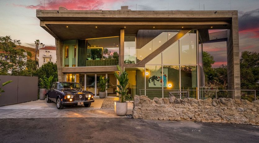 Photo of Golden Glamour