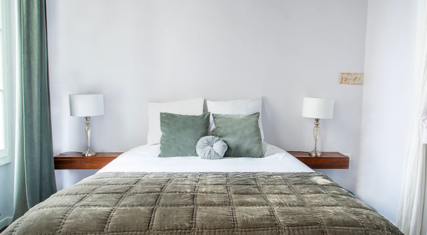 Photo of Bohemian Parisians