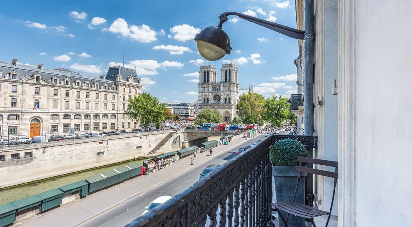 Photo of Notre Dame's Balcony