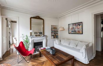 Paris & Love Holiday Home