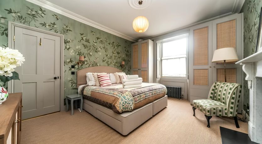 Photo of The Hummingbirds