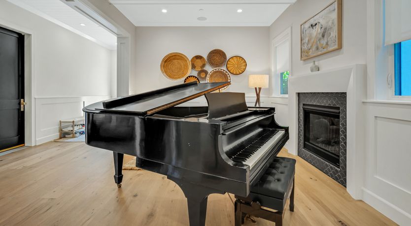 Photo of Wings of the Muse