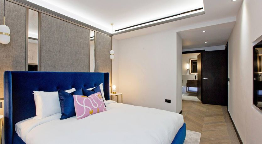 Photo of The Golden Glimpse