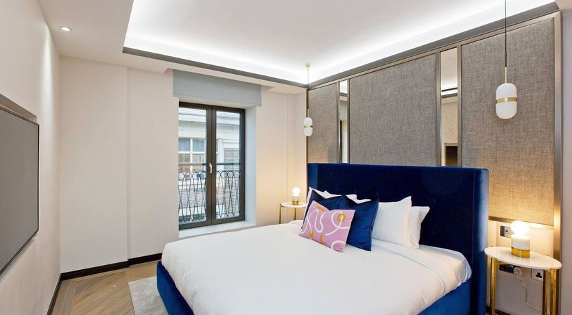 Photo of The Golden Glimpse