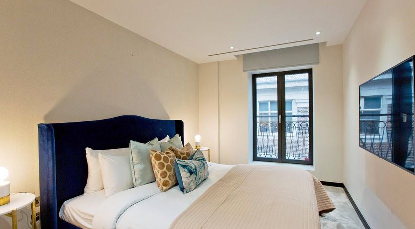 Photo of The Golden Glimpse