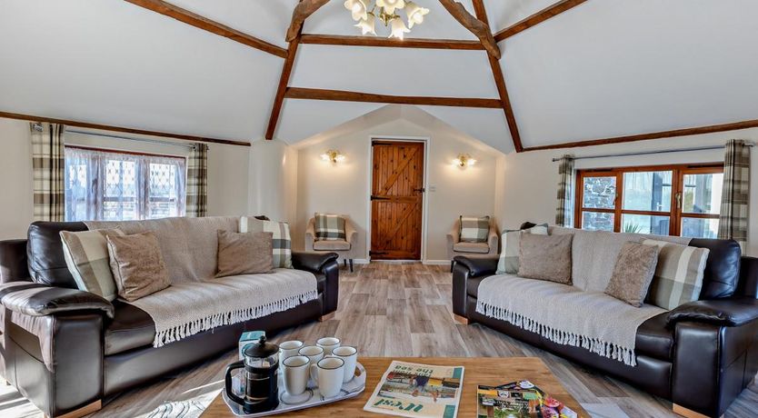 Photo of 3 Bed in Pyworthy