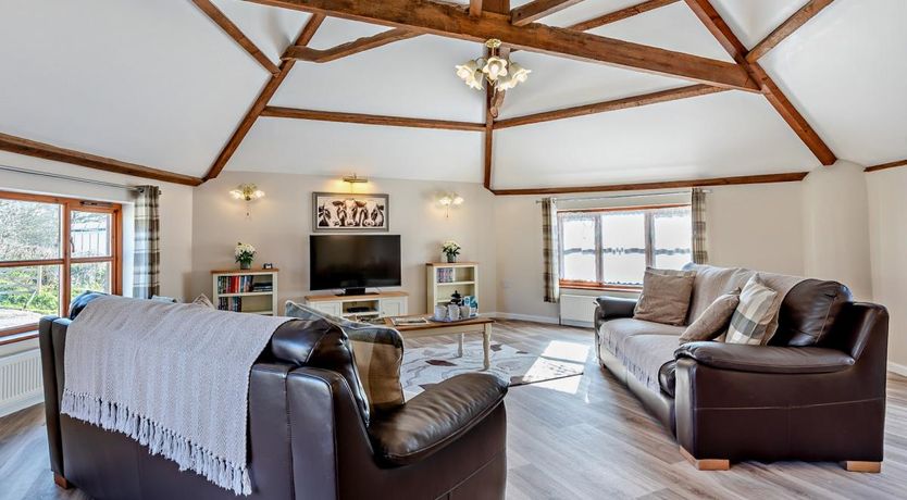 Photo of 3 Bed in Pyworthy