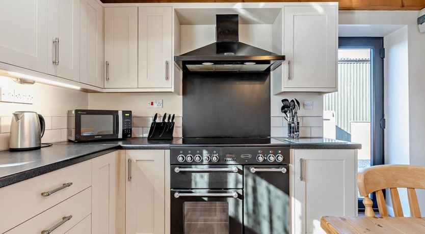 Photo of 3 Bed in Pyworthy