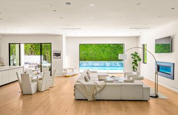 LA Delight Holiday Home