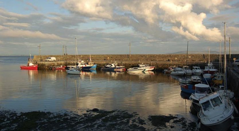 Photo of Cottages in Barna, Hot tub