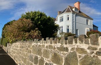 Llys Owen Holiday Home