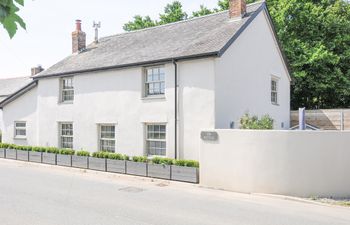 Cob Cottage Holiday Home