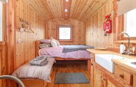 Photo of enlli-shepherds-hut