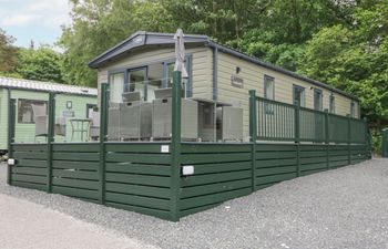 Môn Holiday Home