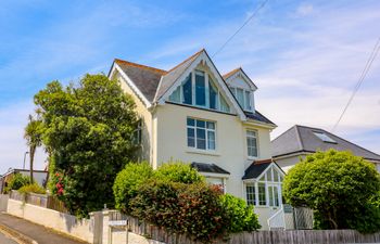 Marine Cottage Holiday Home