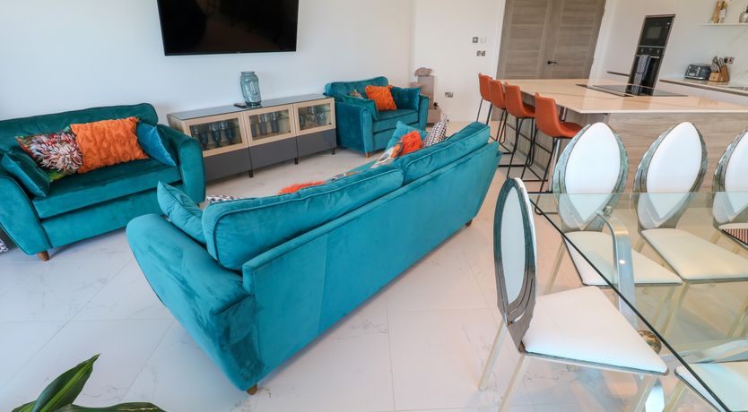 Photo of 17 Cliff Edge