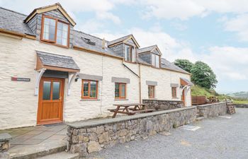 Llys-y-Wennol Holiday Home