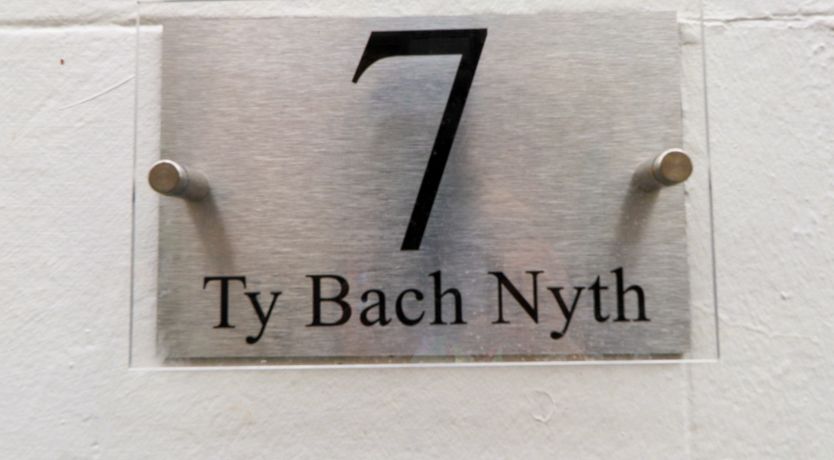 Photo of Hole in the Wall