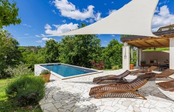 Klementini Holiday Home