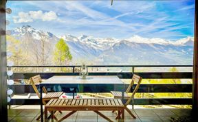 Photo of Swiss Alps view Aiglon H2 Apartment 3