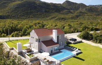 Villa Jure Holiday Home