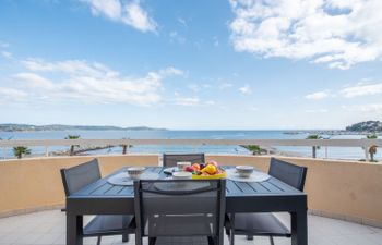 Le Palazzo del Mar Apartment 13 Holiday Home