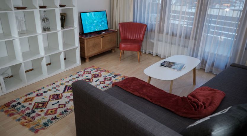 Photo of Pasadena Apartment 4