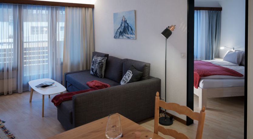 Photo of Pasadena Apartment 4