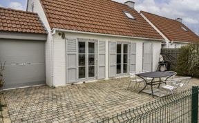 Photo of Vissershuis 2 with parking