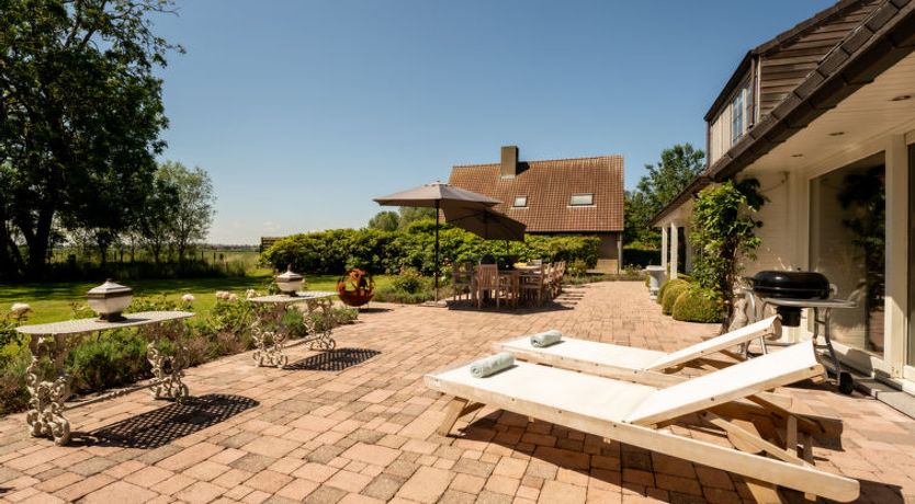 Photo of Villa Rosetree with sauna and pool table