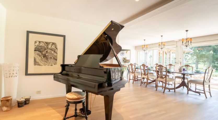 Photo of Villa Rosetree with sauna and pool table