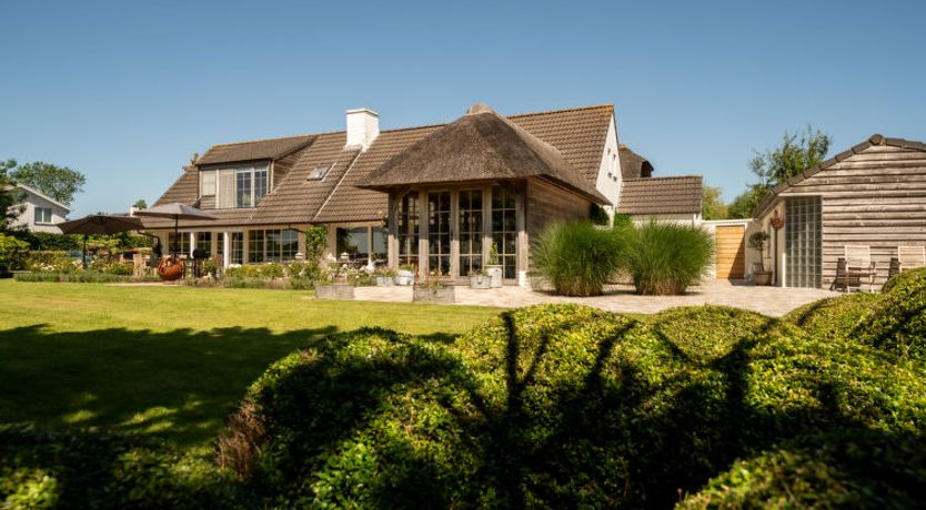Photo of Villa Rosetree with sauna and pool table