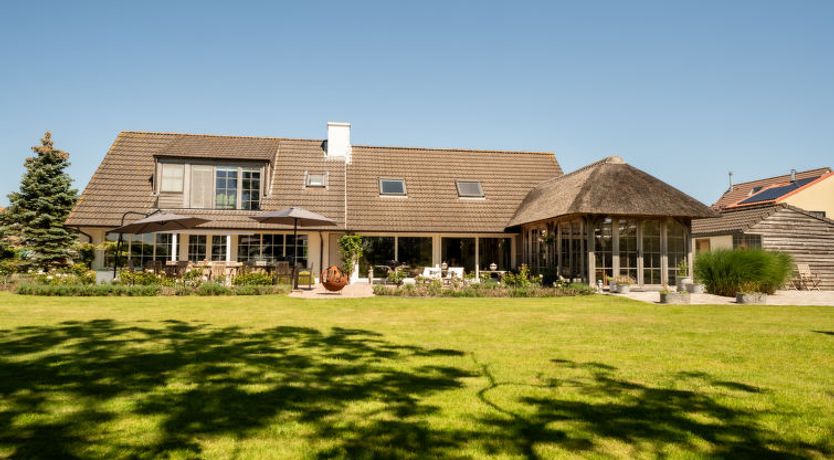 Photo of Villa Rosetree with sauna and pool table