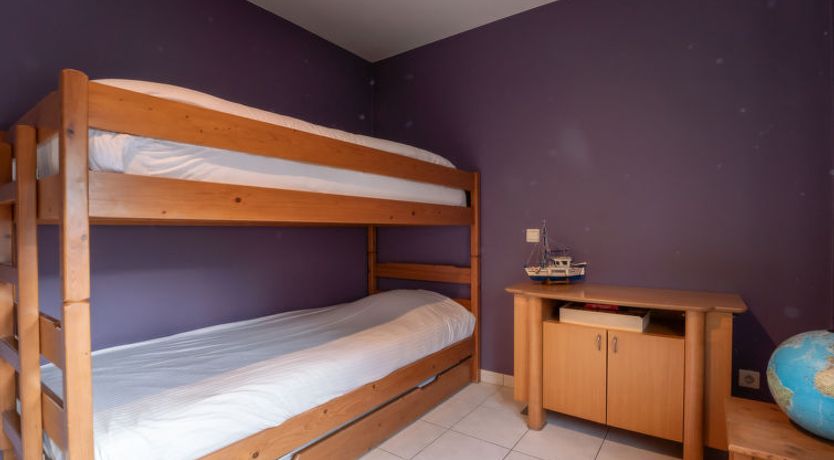 Photo of Flipper nearby the beach