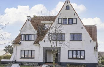 Jong & Blij 2 ground floor with garden Villa 2 Holiday Home