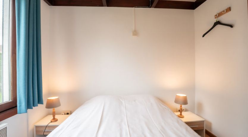 Photo of Edelweiss with parking