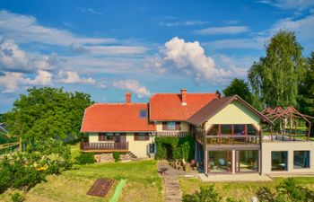 Podhamer Holiday Home