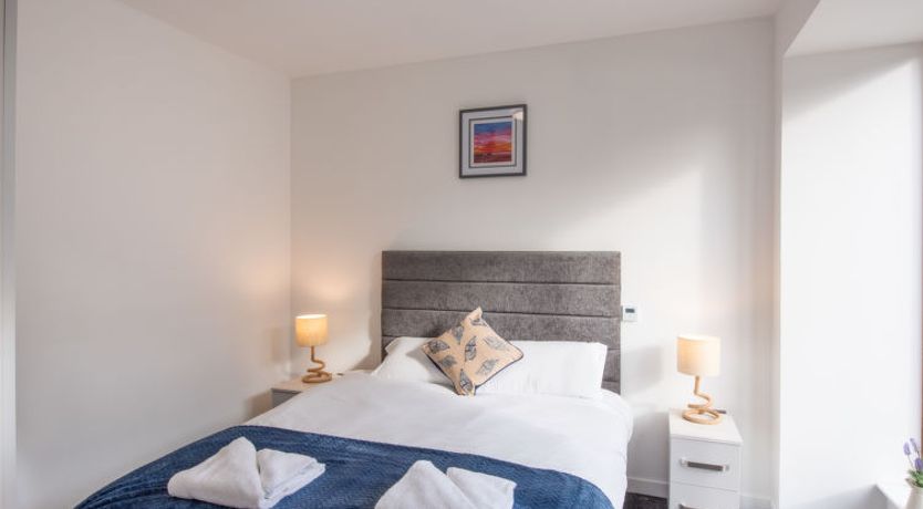 Photo of Harbour Nights Deluxe Number 12