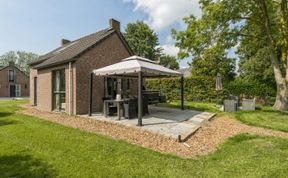 Photo of Forest Cottage Ewijk incl. hot tub