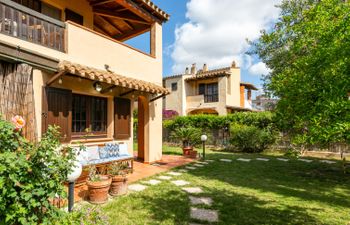 Tennis and sea house Holiday Home