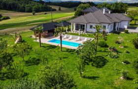 Photo of countryside-estate