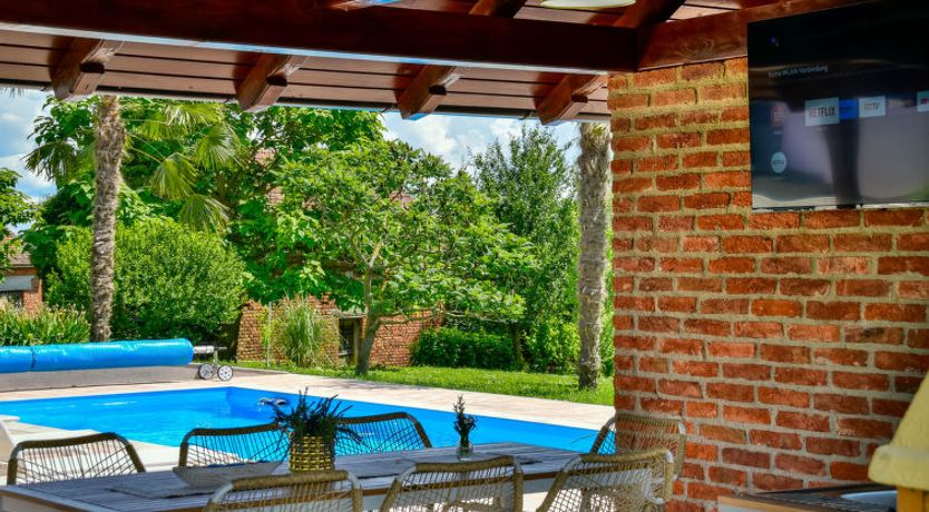 Photo of Countryside estate