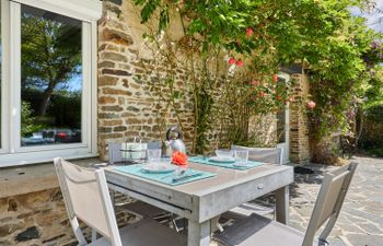 La Glycine Holiday Home